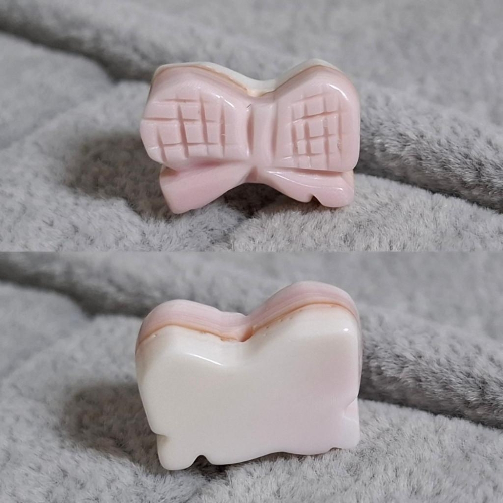 【三寶坊】珊瑚玉 女王貝 鹽源瑪瑙 冰淇淋 蝴蝶結 萌寵 通孔小件 雕刻件 手作DIY材料-細節圖4