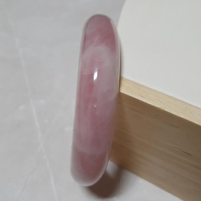 【三寶坊】天然粉晶手鐲 56圈口 馬粉手鐲 馬達加斯加粉晶 平安鐲 N391-細節圖3