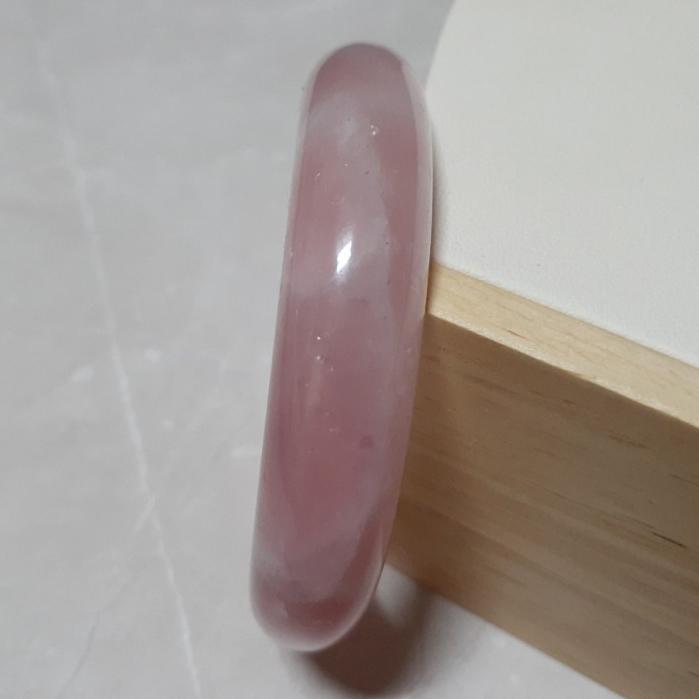 【三寶坊】天然粉晶手鐲 56圈口 馬粉手鐲 馬達加斯加粉晶 平安鐲 N391-細節圖4