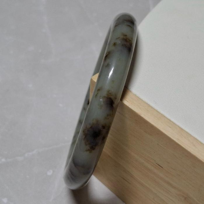 【三寶坊】天然和田玉手鐲 57圈口 草花和田玉 圓條 草花手鐲大圈口 N535-細節圖6