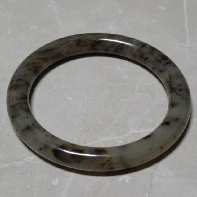 【三寶坊】天然和田玉手鐲 58圈口 草花和田玉 圓條 草花手鐲大圈口 N534-細節圖2