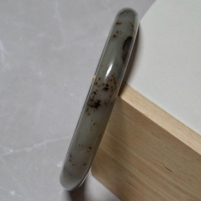 【三寶坊】天然和田玉手鐲 58圈口 草花和田玉 圓條 草花手鐲大圈口 N534-細節圖5