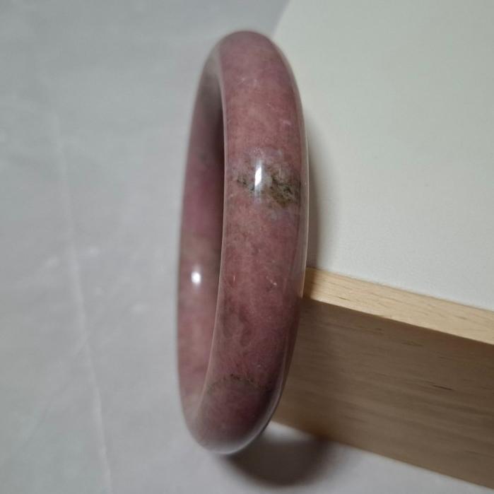 【三寶坊】天然薔薇手鐲 62圈口 薔薇輝手鐲 玫瑰石 胖圓條 手鐲大圈口 N456-細節圖3