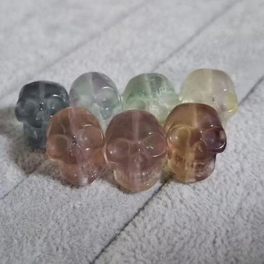 【三寶坊】螢石 龍龜 蓮花 玫瑰花 桶珠 蝴蝶結 金幣豬 小熊 通孔小件 雕刻件 手作DIY材料 (隨機出貨)-細節圖8