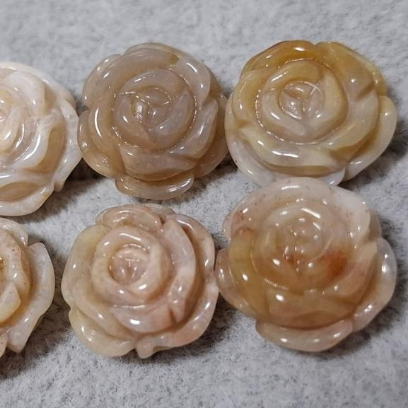 【三寶坊】珊瑚玉 玫瑰花 精品料 通孔小件 雕刻件 手作DIY材料 水晶 串珠 配件 吊墜-細節圖2