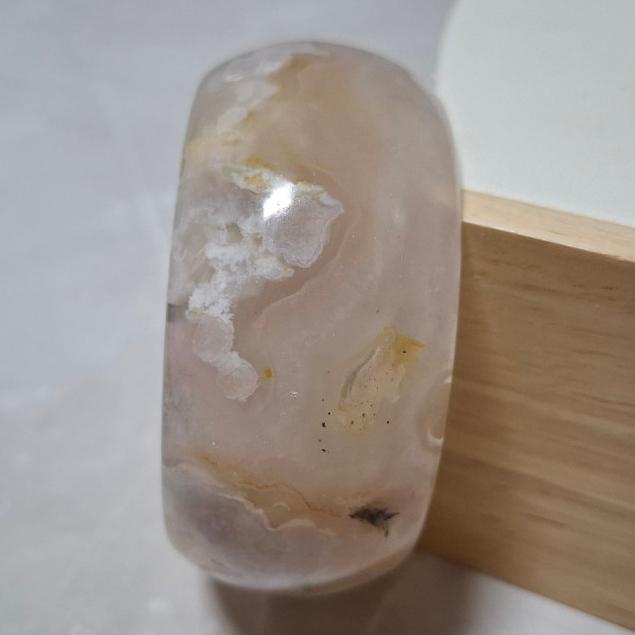 【三寶坊】天然櫻花瑪瑙手鐲 56圈口 西柚粉 寬鐲 瑪瑙輪胎鐲小圈口 N459-細節圖2