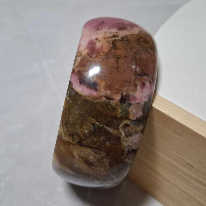 【三寶坊】薔薇手鐲 62圈口 薔薇輝手鐲 玫瑰石 寬鐲 輪胎鐲大圈口 N447-細節圖4