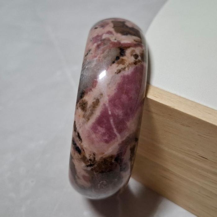 【三寶坊】天然薔薇手鐲 59圈口 薔薇輝手鐲 玫瑰石 寬鐲 手鐲大圈口 N453-細節圖4