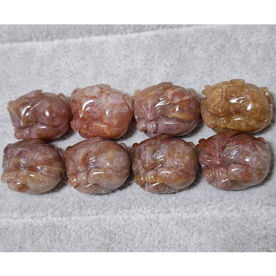 【三寶坊】珊瑚玉 睡狐 萌寵 紅冰精品料 通孔小件 雕刻件 手作DIY材料 水晶 串珠 配件 吊墜-細節圖3