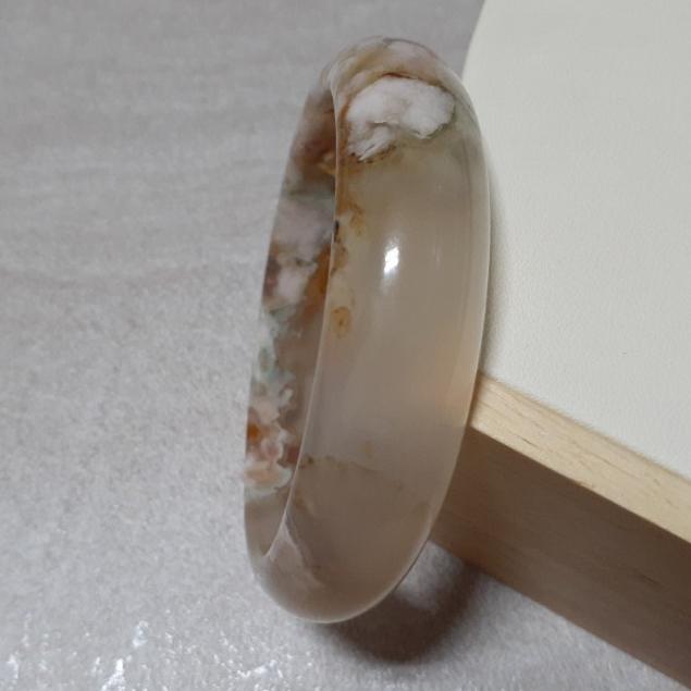 【三寶坊】天然櫻花瑪瑙手鐲 62圈口 牛血紅 綠櫻花瑪瑙 平安鐲 手鐲大圈口 N114-細節圖2