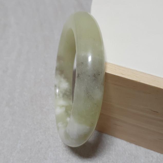 【三寶坊】天然岫玉手鐲 55圈口 湖中飄雪 遼陽花玉 平安鐲 小圈口手鐲 N230-細節圖3