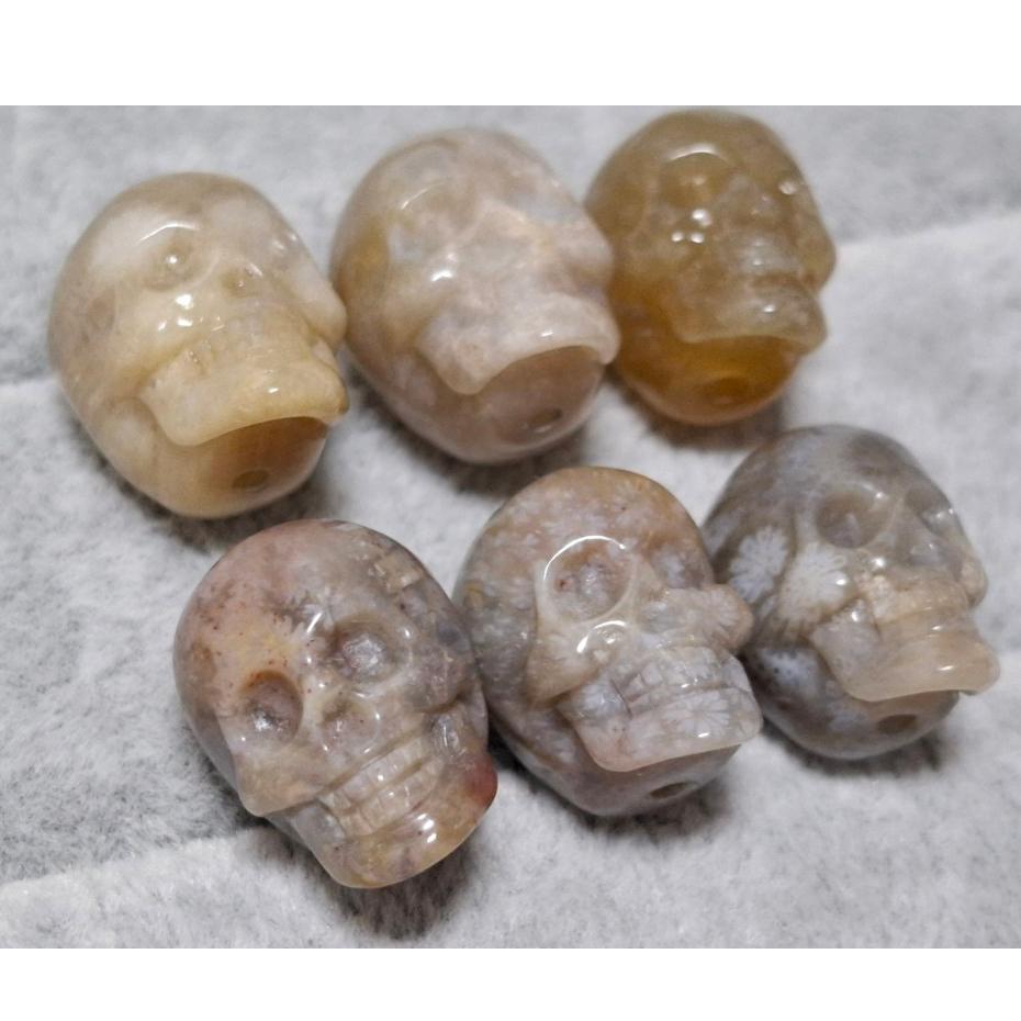 【三寶坊】珊瑚玉 骷髏頭 萌寵 精品料 通孔小件 雕刻件 手作DIY材料 水晶 串珠 配件 吊墜-細節圖3