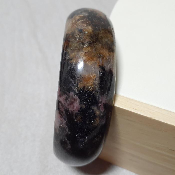 【三寶坊】天然櫻花雨手鐲 64圈口 黑櫻花 薔薇輝手鐲 玫瑰石 寬鐲 手鐲大圈口 N362-細節圖3