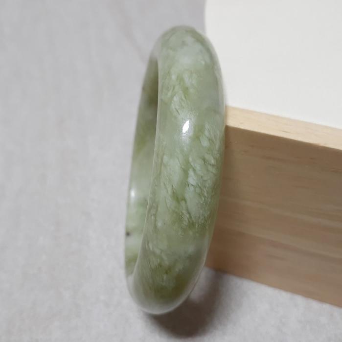 【三寶坊】天然岫玉手鐲 54圈口 青提奶蓋 平安鐲 小圈口手鐲 N235 甲翠 青堤奶蓋-細節圖4