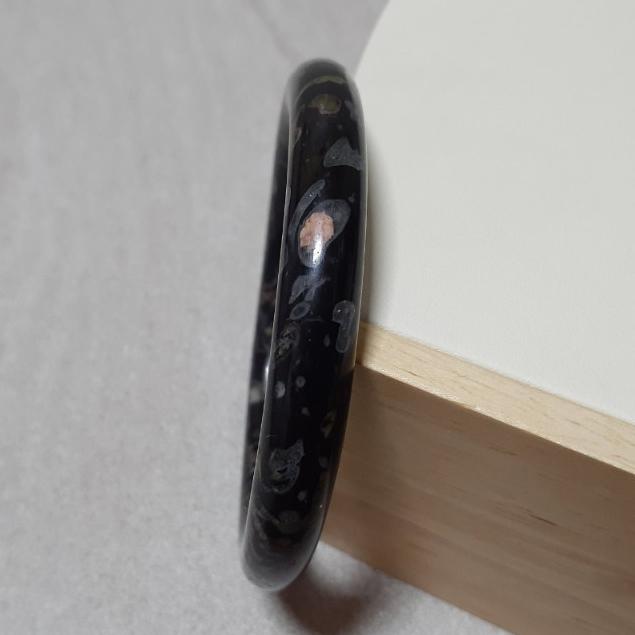 【三寶坊】天然梅花玉手鐲 61圈口 圓條 手鐲大圈口 N275 長壽石-細節圖3