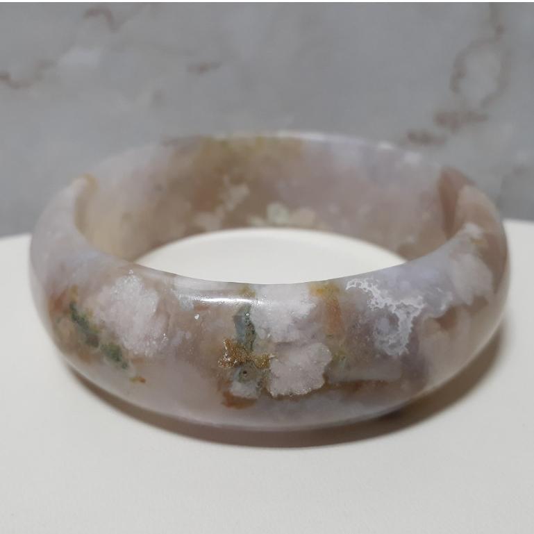 【三寶坊】天然櫻花瑪瑙手鐲 62圈口 部分淺紫 水晶共生 寬鐲 瑪瑙手鐲大圈口 N263-細節圖5