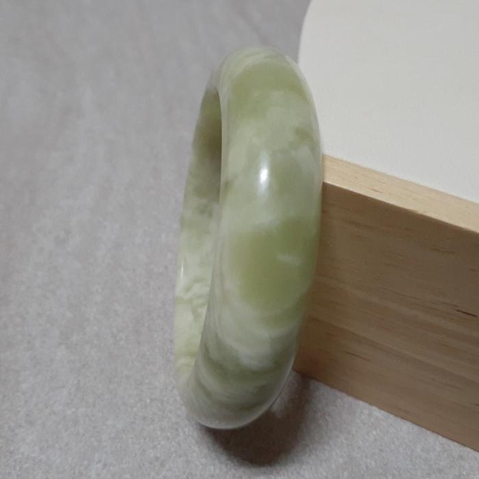 【三寶坊】天然岫玉手鐲 54圈口 青提奶蓋 平安鐲 小圈口手鐲 N233 甲翠 青堤奶蓋-細節圖3