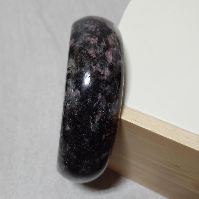 【三寶坊】天然櫻花雨手鐲 63圈口 黑櫻花 薔薇輝手鐲 寬鐲 手鐲大圈口 N363-細節圖2