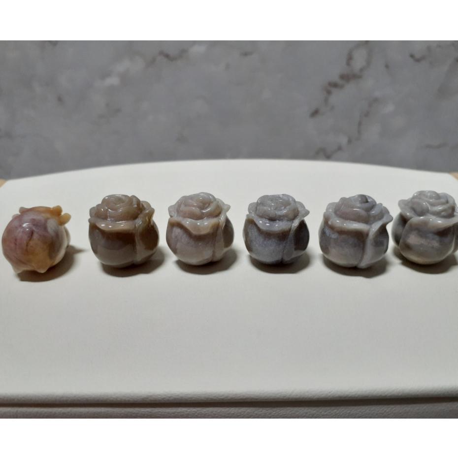 【三寶坊】珊瑚玉玫瑰花 珊瑚玉牛 無通孔配件 菊花玉 造型雕件 無通孔 小擺件 小公仔-細節圖2