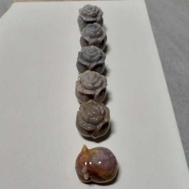 【三寶坊】珊瑚玉玫瑰花 珊瑚玉牛 無通孔配件 菊花玉 造型雕件 無通孔 小擺件 小公仔-細節圖6