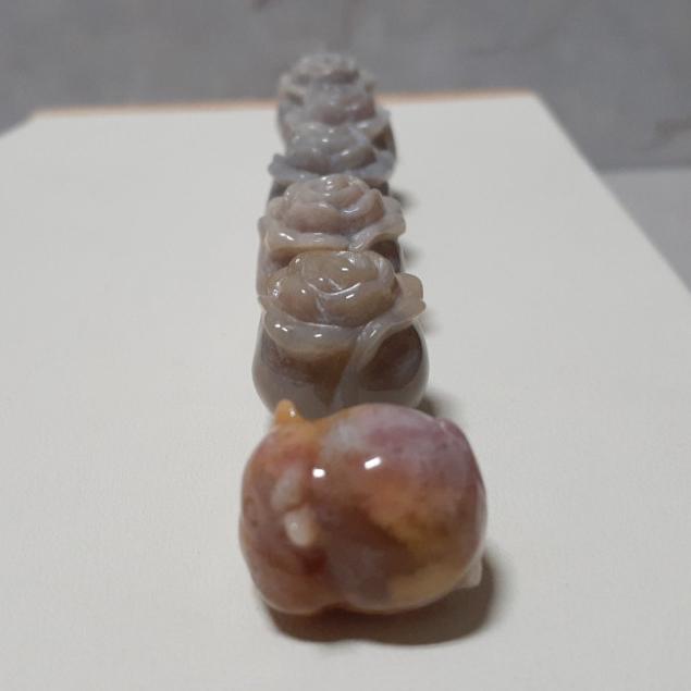 【三寶坊】珊瑚玉玫瑰花 珊瑚玉牛 無通孔配件 菊花玉 造型雕件 無通孔 小擺件 小公仔-細節圖7
