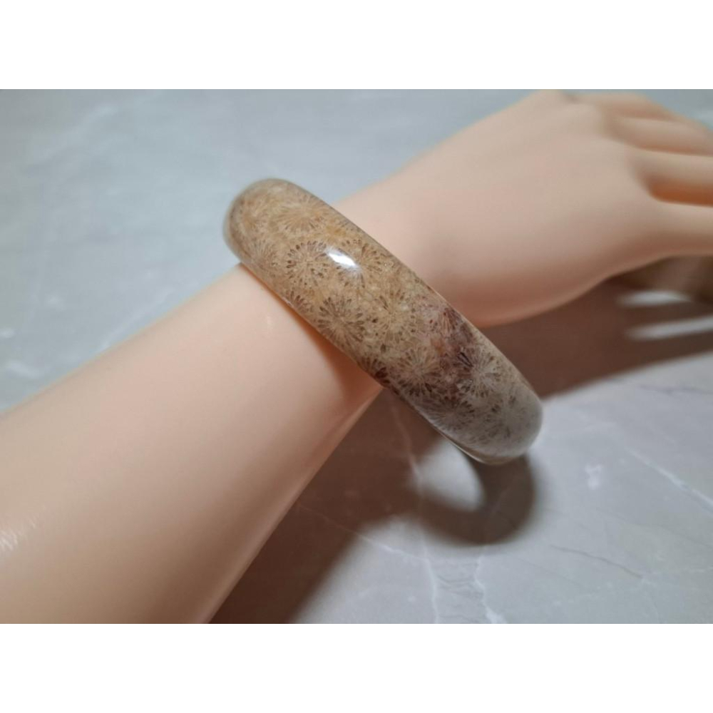 【三寶坊】天然珊瑚玉手鐲 61圈口 雛菊花 沙沙料 平安鐲 手鐲大圈口 N428-細節圖8