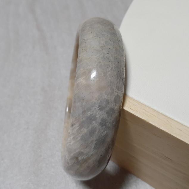 【三寶坊】天然珊瑚玉手鐲 60圈口 檸檬花 紅色水墨意境 灰藍骨骼 平安鐲 手鐲大圈口 N150-細節圖3