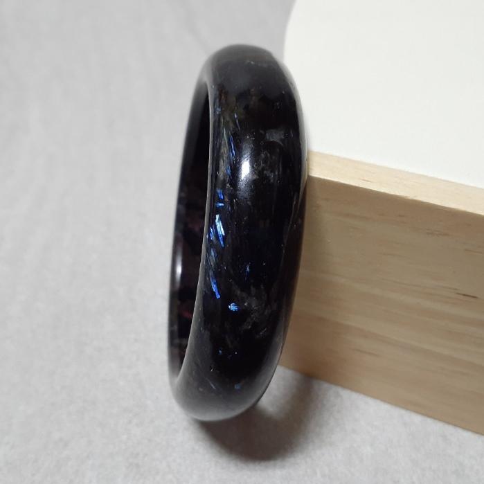 【三寶坊】煙花石榴石手鐲 56圈口 黑龍晶手鐲 藍閃石 平安鐲 手鐲大圈口 N239 女人石 煙花玉-細節圖2