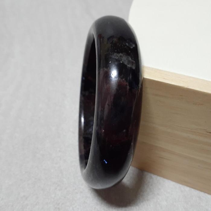 【三寶坊】煙花石榴石手鐲 56圈口 黑龍晶手鐲 藍閃石 平安鐲 手鐲大圈口 N239 女人石 煙花玉-細節圖5