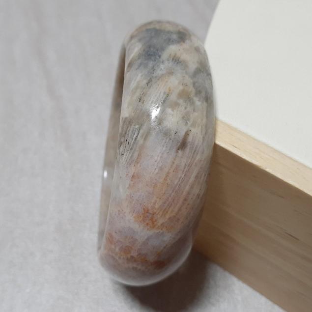 【三寶坊】天然珊瑚玉手鐲 56圈口 雛菊 骨骼 寬鐲 手鐲大圈口 N162-細節圖4