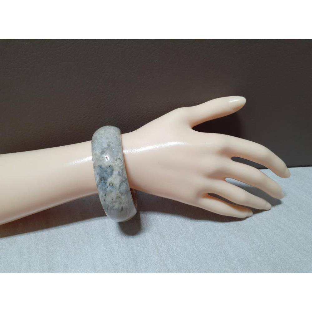 【三寶坊】天然珊瑚玉手鐲 56圈口 雛菊 骨骼 寬鐲 手鐲大圈口 N162-細節圖8