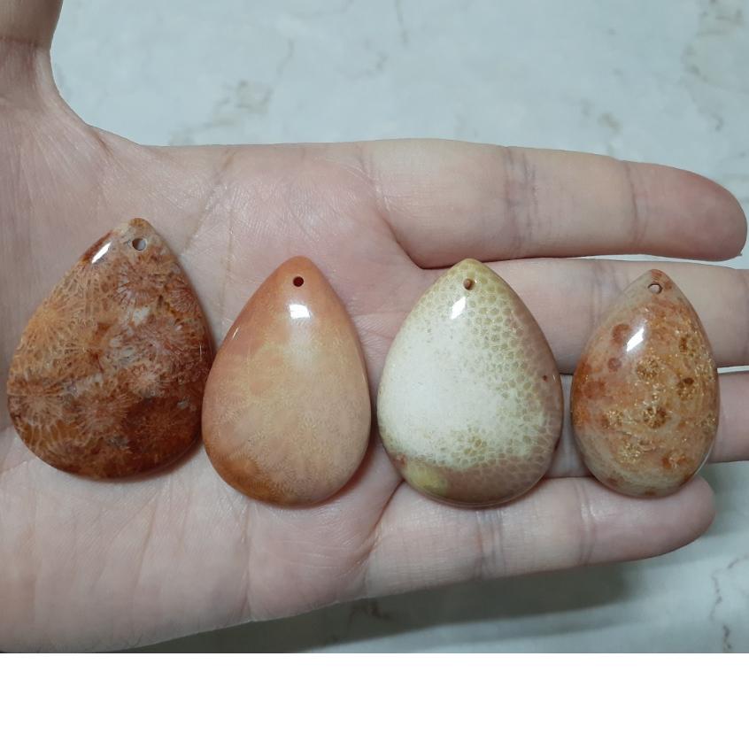 【三寶坊】天然珊瑚玉 吊墜 水滴型 引人注目系 人魚的眼淚 無事牌 菊花石 珊瑚玉吊墜 W20-W23-細節圖4