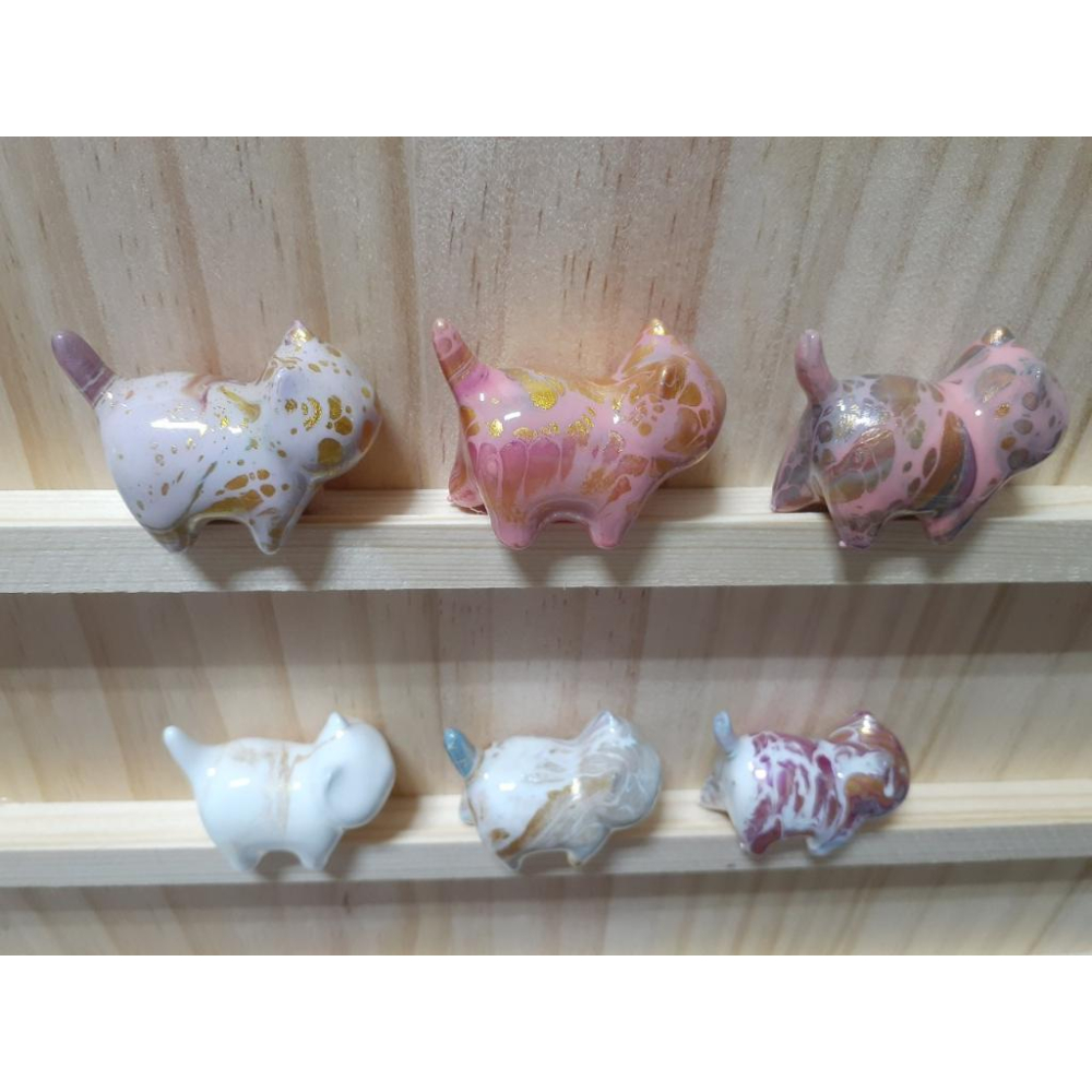 【三寶坊】大漆貓 白粉系 發財貓 無臉貓擺件 貓咪擺件 貓咪木頭雕刻 大漆工藝 貓咪公仔 招財貓 C1-C6-細節圖7