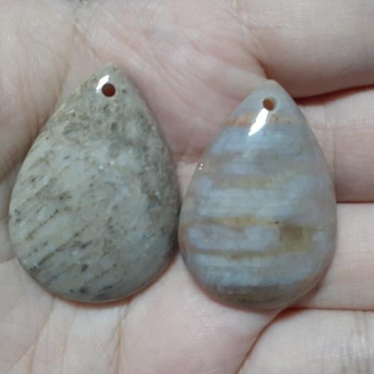 【三寶坊】天然珊瑚玉 吊墜 水滴型 拉絲花 人魚的眼淚 無事牌 菊花石 珊瑚玉吊墜 W18-W19-細節圖3