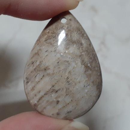 【三寶坊】天然珊瑚玉 吊墜 水滴型 拉絲花 人魚的眼淚 無事牌 菊花石 珊瑚玉吊墜 W18-W19-細節圖5