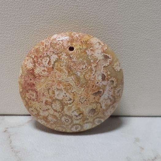 【三寶坊】天然珊瑚玉 無事牌 水晶共生 菊花石 珊瑚玉吊墜 O17-細節圖2