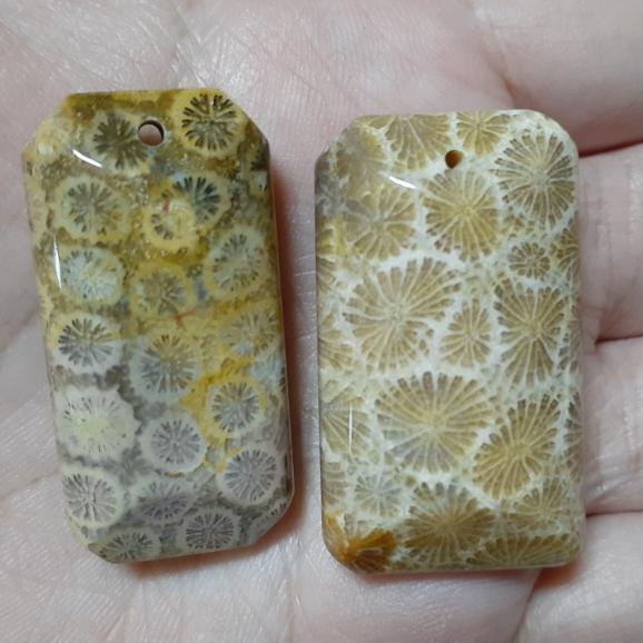 【三寶坊】天然珊瑚玉 無事牌 滿花系 菊花石 珊瑚玉吊墜 O15-O16-細節圖3