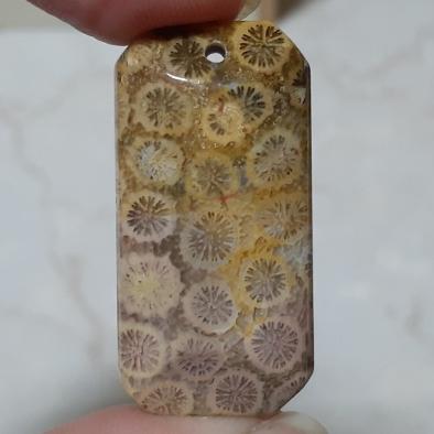 【三寶坊】天然珊瑚玉 無事牌 滿花系 菊花石 珊瑚玉吊墜 O15-O16-細節圖6