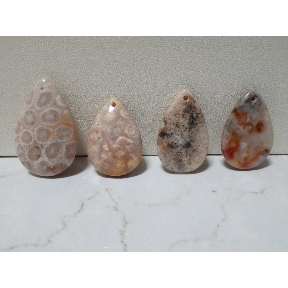 【三寶坊】天然珊瑚玉 吊墜 水滴型 水晶 人魚的眼淚 無事牌 菊花石 珊瑚玉吊墜 W8-W11-細節圖2