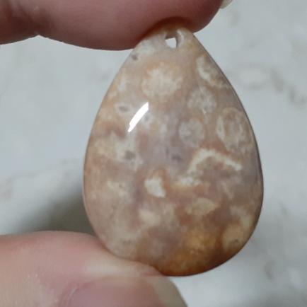 【三寶坊】天然珊瑚玉 吊墜 水滴型 水晶 人魚的眼淚 無事牌 菊花石 珊瑚玉吊墜 W8-W11-細節圖6