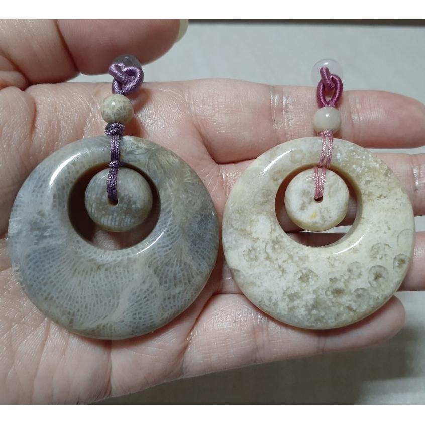 【三寶坊】天然珊瑚玉平安扣 珊瑚玉子母扣 鳳尾 晶洞奶酪 珊瑚玉手把件 珊瑚玉車掛件 菊花石-細節圖3