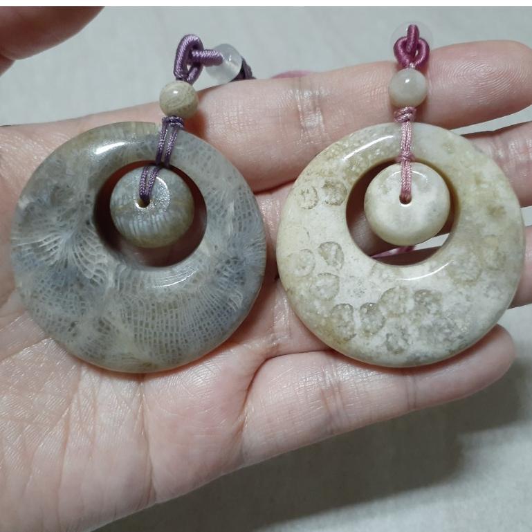 【三寶坊】天然珊瑚玉平安扣 珊瑚玉子母扣 鳳尾 晶洞奶酪 珊瑚玉手把件 珊瑚玉車掛件 菊花石-細節圖4