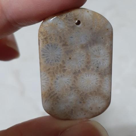 【三寶坊】天然珊瑚玉 無事牌 錢幣型 菊花石 珊瑚玉吊墜 O1-O4-細節圖8