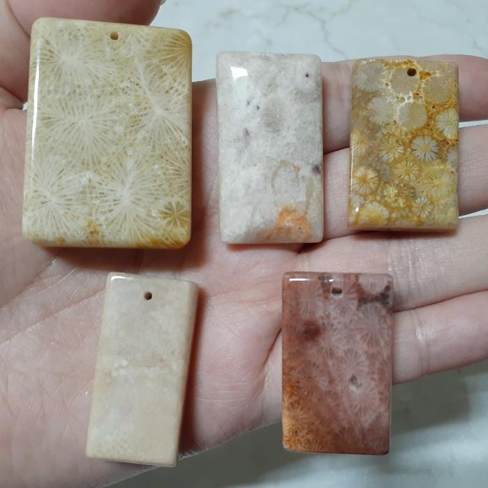 【三寶坊】天然珊瑚玉 無事牌 個性系 菊花石 珊瑚玉吊墜 O5-O9-細節圖4