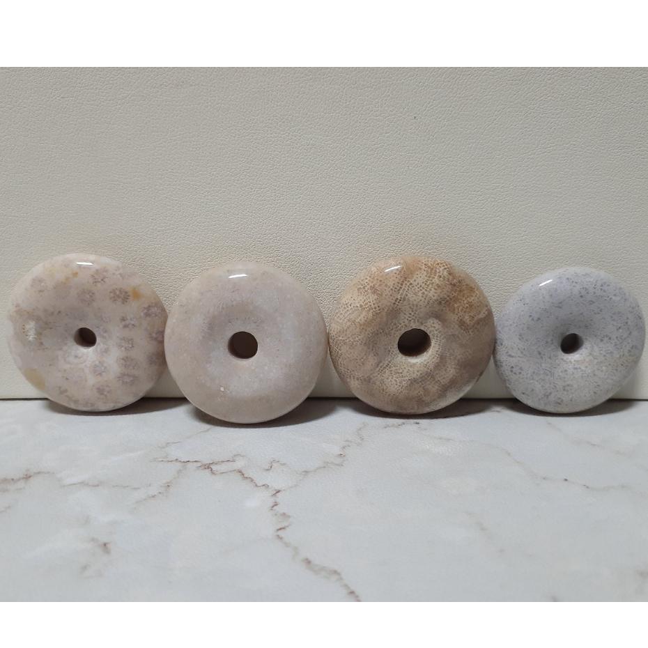 【三寶坊】天然珊瑚玉 平安扣 淺色系 菊花石 珊瑚玉吊墜 P12-P15-細節圖2