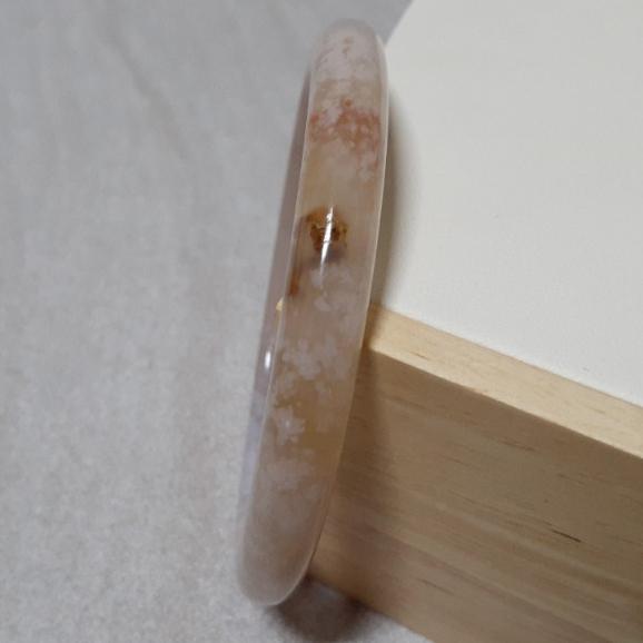 【三寶坊】天然櫻花瑪瑙手鐲 63圈口 粉紫 羽毛感意境 平安鐲 瑪瑙手鐲大圈口 N383-細節圖2