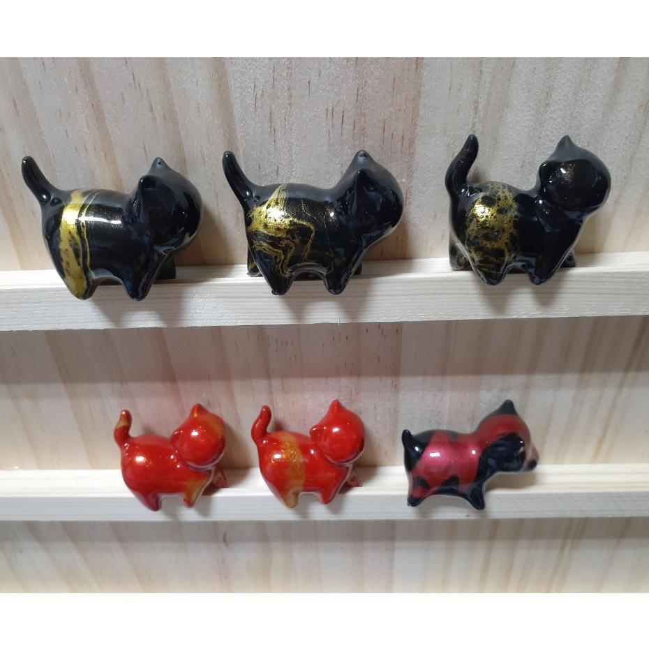 【三寶坊】大漆貓 黑紅系 大漆犬 無臉貓擺件 貓咪擺件 貓咪木頭雕刻 大漆工藝 貓咪公仔 招財貓 療癒系 C25-C30-細節圖3