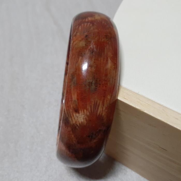 【三寶坊】天然珊瑚玉手鐲 61圈口 大花 暗紅 平安鐲 手鐲大圈口 N252-細節圖2