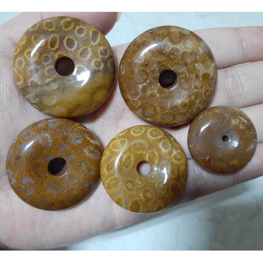 【三寶坊】天然珊瑚玉 平安扣 咖色系 菊花石 珊瑚玉吊墜 P1-P5-細節圖4