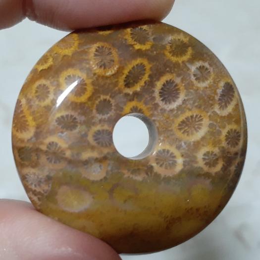 【三寶坊】天然珊瑚玉 平安扣 咖色系 菊花石 珊瑚玉吊墜 P1-P5-細節圖5